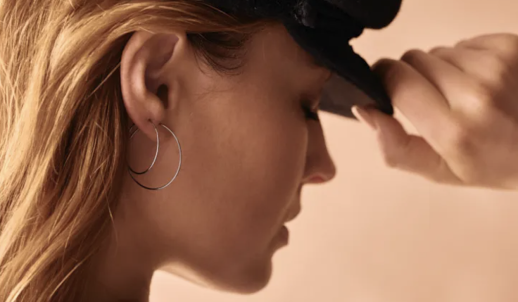 Øreringer i nikkelfritt titan og veldig allergivennlig