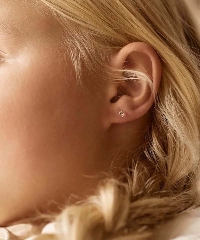 Øredobber i medisinsk plast med en vakker Diamantglanset Swarovski-krystall - Bilde 4