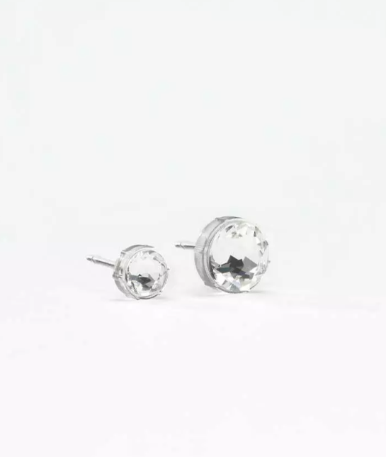 Flotte Swarovski-krystaller i øredobber i medisinsk plast 6 mm - Bilde 3